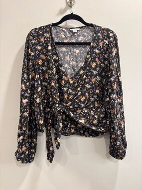 American Eagle Floral Wrap Long Sleeve Top Size Extra Extra Large